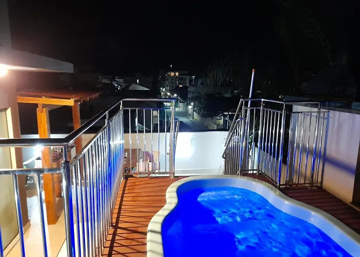 Cobertura Com Piscina Privativa Em Bombinhas Apartamento